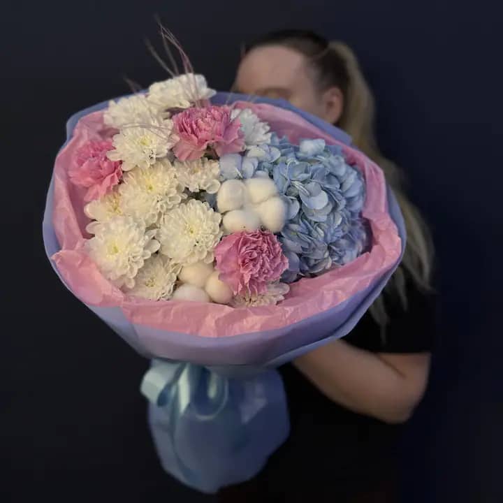 «Тот самый эстетик💙» с голубой гортензией, хлопком и лагурусом
