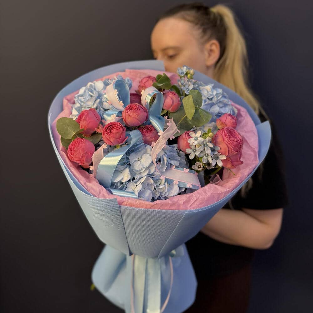 «Дофаминовый дуэт💗» с пионовидной розой, гортензией и эвкалиптом