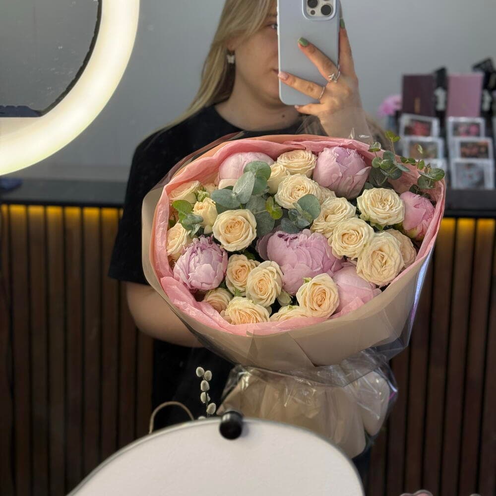 «Аромат нежности» 🌸 — с кустовыми розами и пионами — фото 5