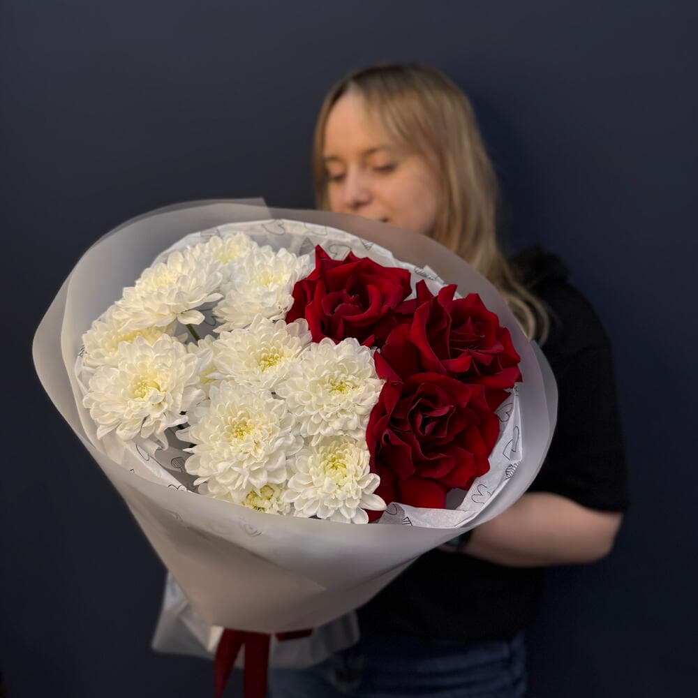 ️🌹 «Любовь» с пышной хризантемой и красной розой — фото 2