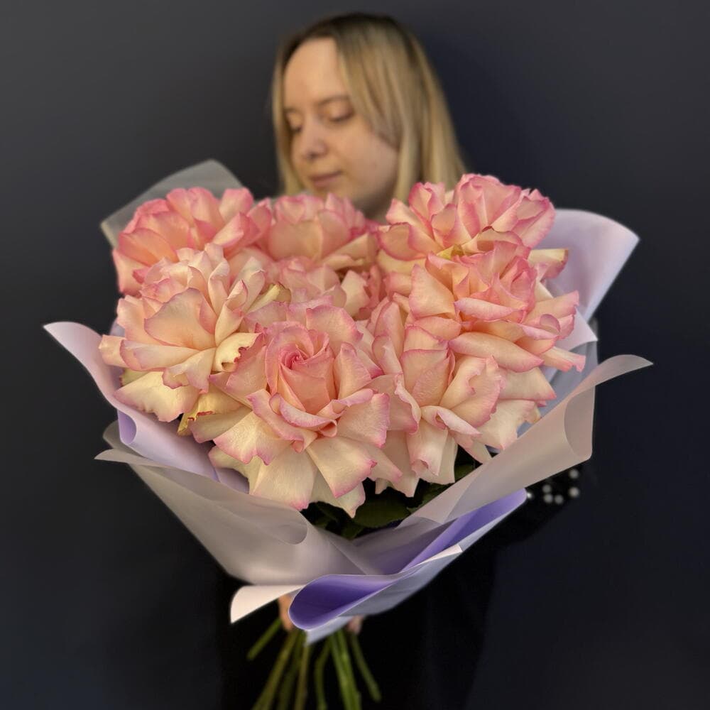 Монобукет «Одиннадцать причин💐» из французских роз 50 см — фото 3