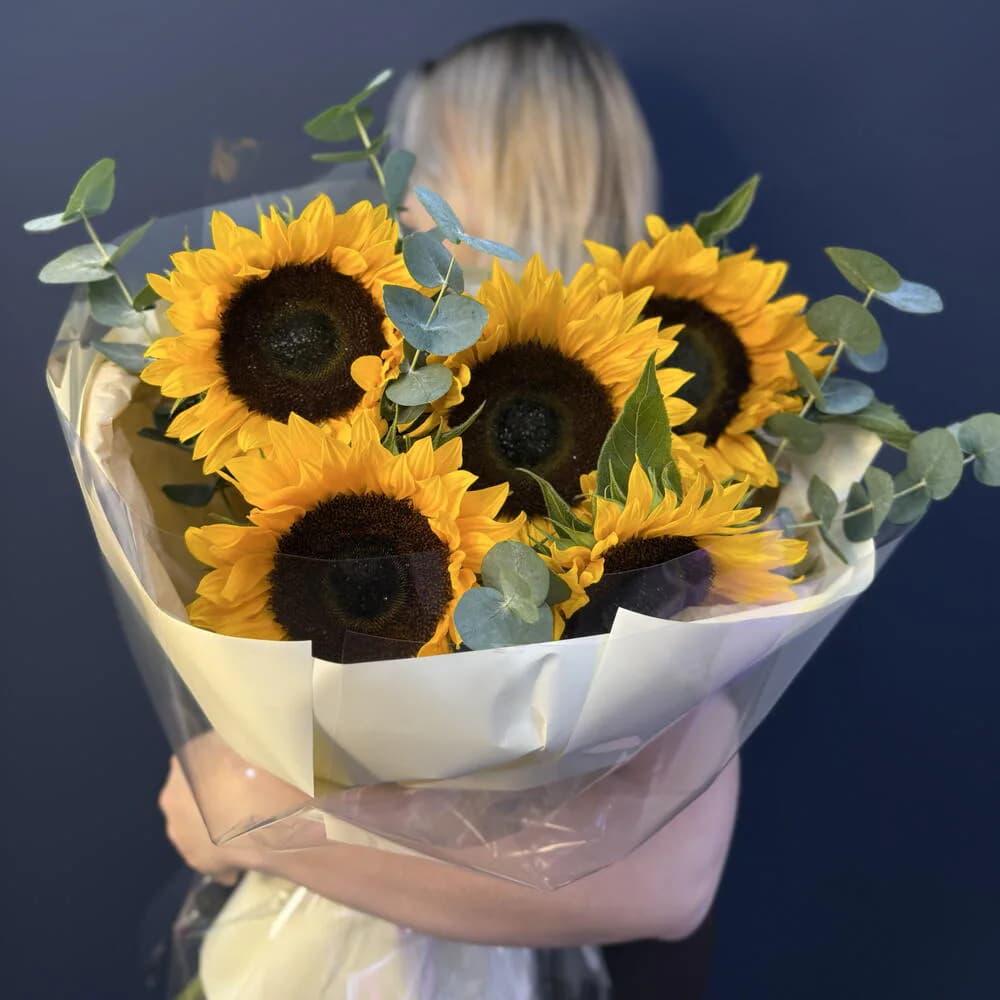«Мой август»🌻 — 5 подсолнухов с эвкалиптом — фото 3