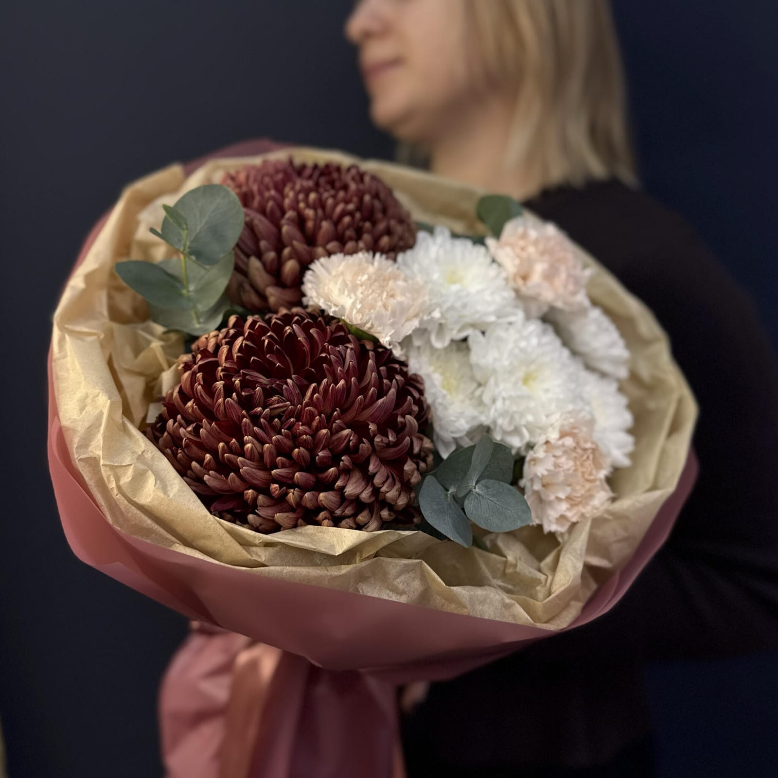 Ночь, улица, букет — фото 2